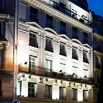 Queens Hotel